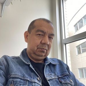 Meet your Posher, Eduar